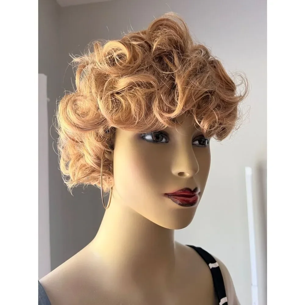 Amazon Short Curly Wig in Strawberry Blonde